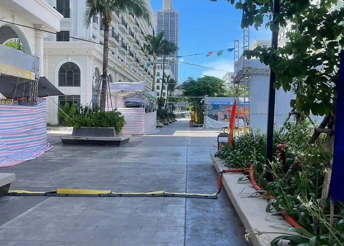 Apartment Bay